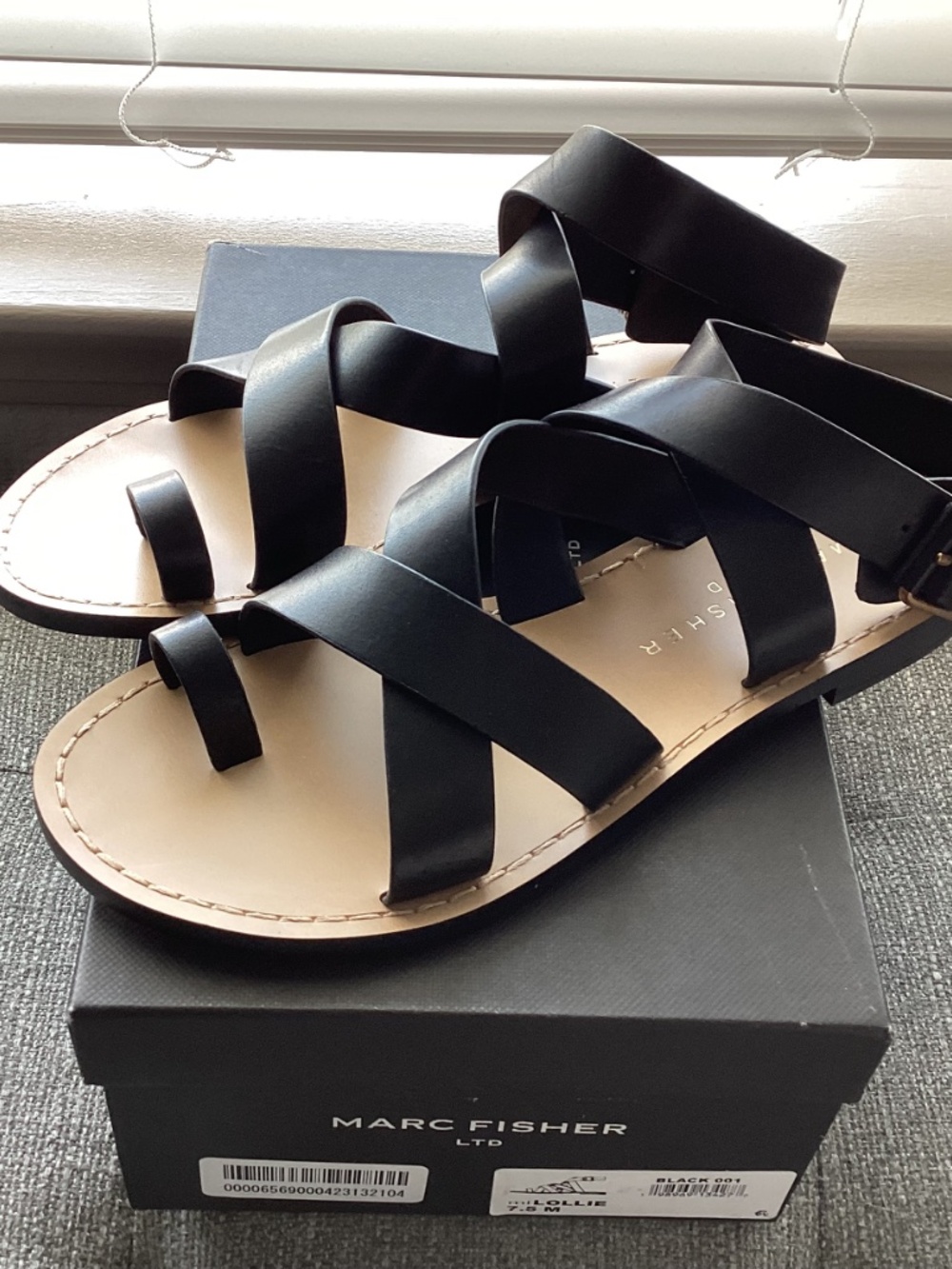 Marc Fisher LTD Lollie Strappy Toe Loop Sandal Women), size 7.5 M - Picture 7 of 10
